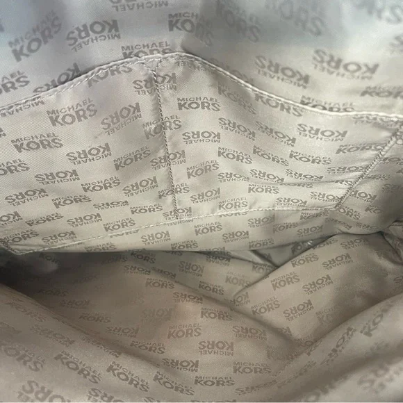 Authentic Michael Kors Purse!!! #041NCOA  Hamilton tote bag. - Picture 8 of 11